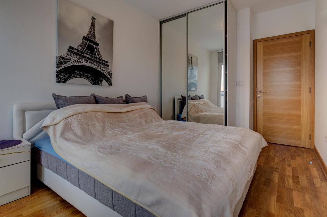 Eureka Apartment พอดโกริกา ภายนอก รูปภาพ